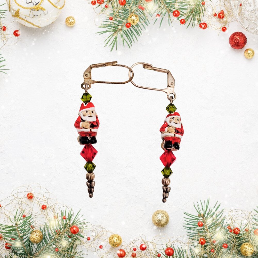 Santa Claus Christmas Earrings – Red & Green Beaded Dangle Holiday Jewelry
